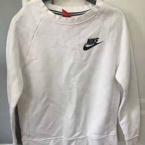 White nike sweatshirt